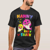 ナニーシャークギフトカワイトベビーシャークファミリーOに合う Tシャツ (正面)