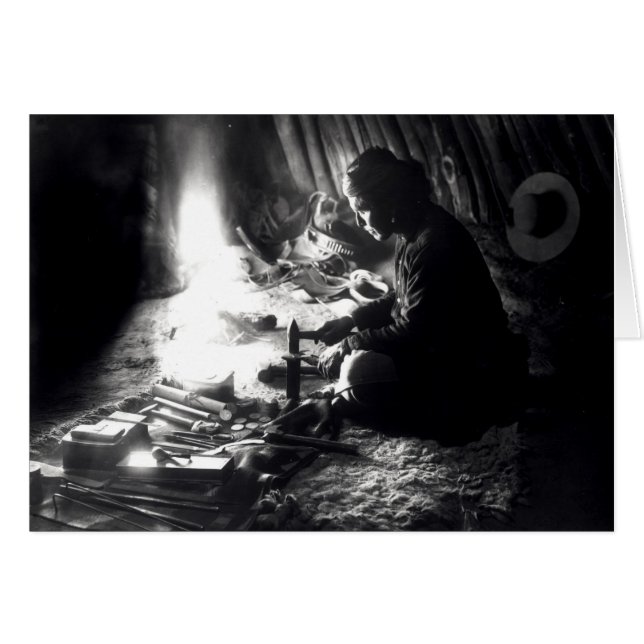 ナバホー人のsilversmith、c.1915 (正面横)