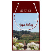 ナパバレー、カリフォルニアのブドウ畑と花 スモールペーパーバッグ (裏面)