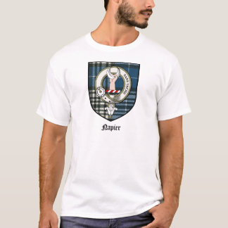 ナピアの一族はバッジのタータンチェックの頂点に達します Tシャツ