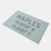 ナポリItaly緯度と経度の座標 ドアマット (アングル)