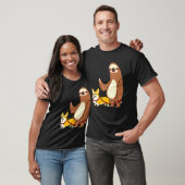 ナマケモノとコーギーの散歩 Tシャツ (ユニセックス)