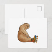 ナマケモノのインラインスケーター　インラインスケートで滑るナマケモノ ポストカード (正面/裏面)