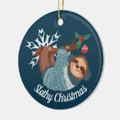 ナマケモノのクリスマスにセーターを着たかわいいナマケモノ セラミックオーナメント (左)