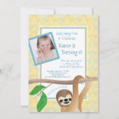 ナマケモノの誕生日パーテつるィーが子供の写真で外へ 招待状 (裏面)