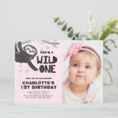 ナマケモノの1歳誕生日写真 誕生日招待状 招待状 (スタンド正面)