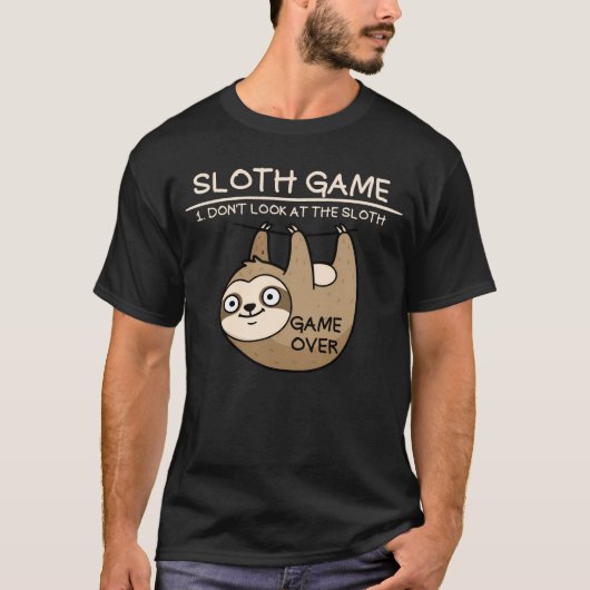 ナマケモノはナマケモノを見なおもしろいい Tシャツ (正面)