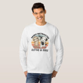 ナマケモノや犬に気を取られる Tシャツ (正面フル)