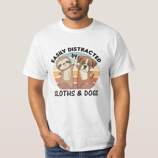 ナマケモノや犬に気を取られる Tシャツ (正面)