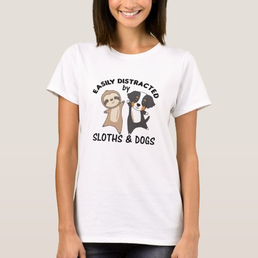 ナマケモノや犬のナマケモノに簡単に気を取られる Tシャツ (正面)
