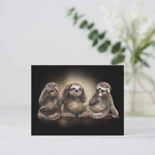 ナマケモノ飲むワイン愛好家のための皮肉な贈り物 ポストカード (スタンド正面)