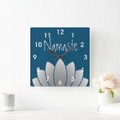 ナマステのモダンなはす花柄 スクエア壁時計 (ホーム)