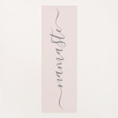 ナマステイニシャルグレパーソナライズされたー赤面ピンク ヨガマット (正面)