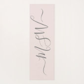 ナマステイニシャルグレパーソナライズされたー赤面ピンク ヨガマット (裏面)