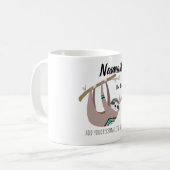 ナマステインベッドスロッおもしろいスヨガマグパーソナライズされた コーヒーマグカップ (正面左)