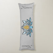 ナマステエレガントロータスフラワー禅ヨガ瞑想 ボディピロー (裏面 (縦))