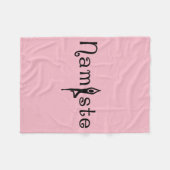 ナマステヨガシルエット フリースブランケット (正面(横))