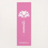 ナマステロータスフラワーモダンピンク名前をカスタムする ヨガマット (裏面)