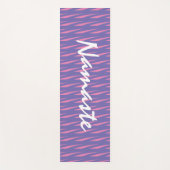 ナマステ 引用 紫とピンクの模様 フィットネス ヨガマット (正面)