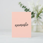 ナマステ | Peachy Pink モダン Yoga Meditation ポストカード (スタンド正面)