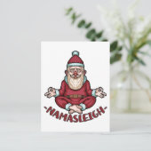 ナマスレイおもしろいサンタクロースヨガめい想クリスマス ポストカード (スタンド正面)