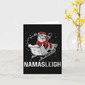 ナマスレイジのサンタクロースのトナカイがプレゼントを届ける カード (黄色い花)