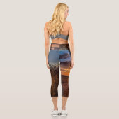 ナミビアのカラハリ砂漠に沈む夕日 カプリレギンス (裏面)