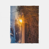 ナミビアのカラハリ砂漠に沈む夕日 フリースブランケット (正面)