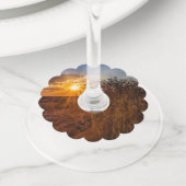 ナミビアのカラハリ砂漠に沈む夕日 ワイングラスタグ (クローズアップ)