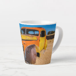 ナミビアのソリティアにある古い廃車 カフェラテマグ