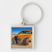 ナミビアのソリティアにある古い廃車 キーホルダー (正面)