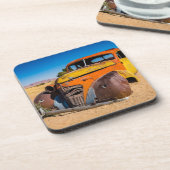 ナミビアのソリティアにある古い廃車 コースター (左側)