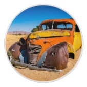 ナミビアのソリティアにある古い廃車 セラミックノブ (正面)