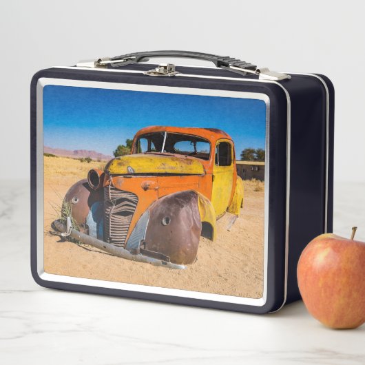 ナミビアのソリティアにある古い廃車 メタルランチボックス (インサイチュ)