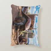 ナミビアのソリティアにある古くて捨てられた#3車 アクセントクッション (裏面(縦))