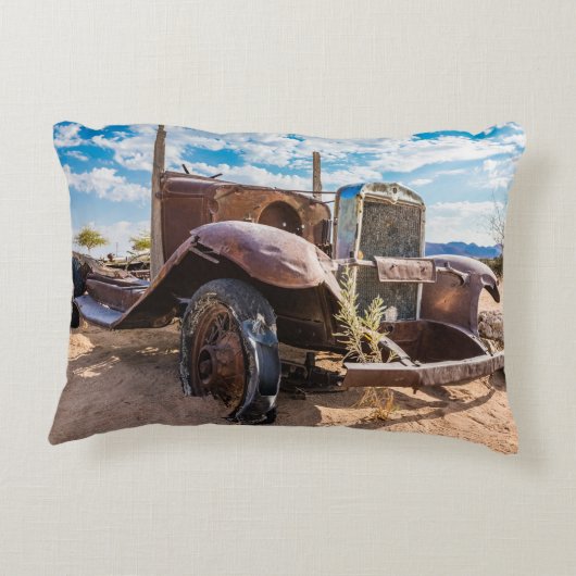 ナミビアのソリティアにある古くて捨てられた#3車 アクセントクッション (裏面)