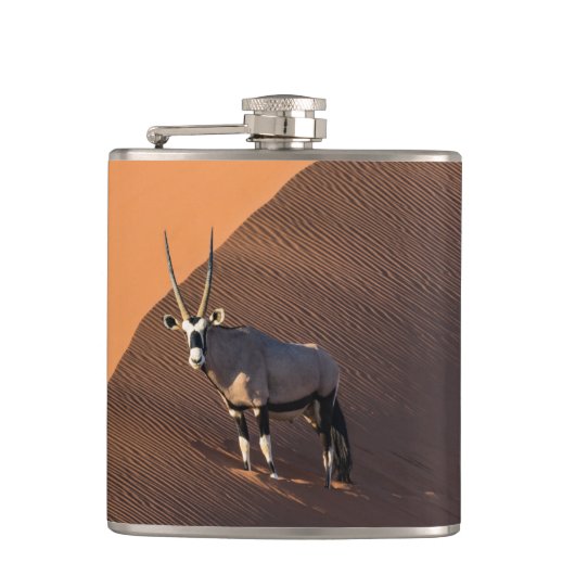 ナミビアの端にあるオリックス フラスク (正面)