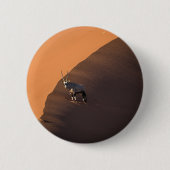 ナミビアの端にあるオリックス 缶バッジ (正面)