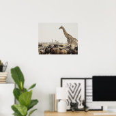 ナミビア、エトシャ国立公園。たった一人のキリン ポスター (ホームオフィス)