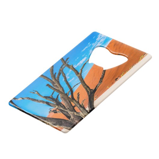 ナミビア，デアドブリの枯れ木 クレジットカード栓抜き (正面アングル)