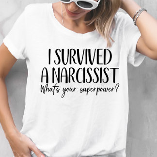 ナルシストおもしろい認識度、サバイバーTシャツ Tシャツ