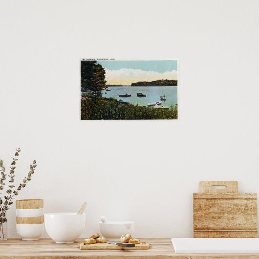 ナローズでのボートの眺め ポスター (キッチン)