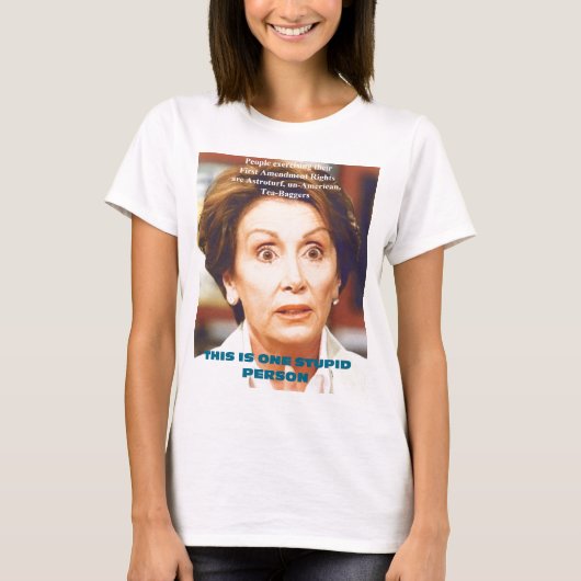 ナンシーPELOSI- 1の愚かな人 Tシャツ (正面)