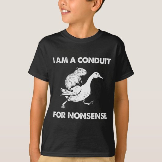 ナンセンスの伝達者カピバラ・ガチョウ・ミーム Tシャツ (正面)