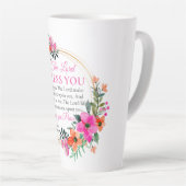 ナンバーズ6:24-26ピンクフローラリースクリスチャン カフェラテマグ (右アングル)