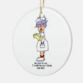 ナースおもしろいがTシャツとギフトに優しい セラミックオーナメント (左)