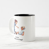 ナースが頑固な高齢の患者を倒す ツートーンマグカップ (正面左)