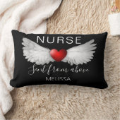 ナースがAbove Angel Wingsハート名から送信 ランバークッション (ブランケット)