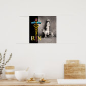 ナースと救助犬/金ゴールドカドゥセウスRNエンブレム ポスター (キッチン)