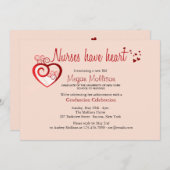 ナースにハートの卒業の招待状があります 招待状 (正面/裏面)